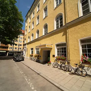 Carlton Astoria Hotel